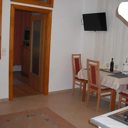 Apartment Aba Es Andrea Sarvar